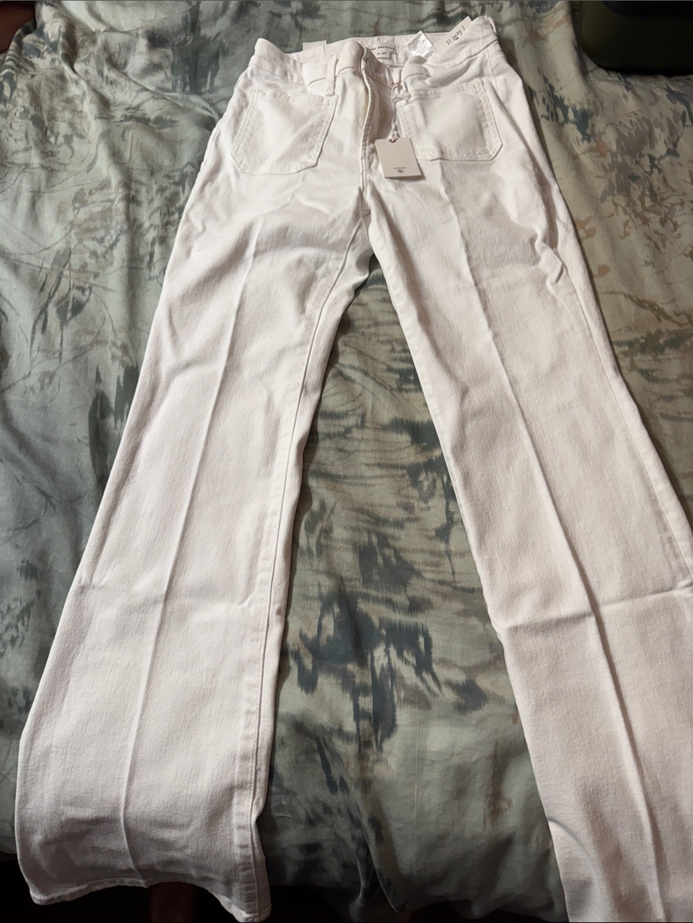 Good American Good Classic Slim Bootcut White Jeans - size 4/27. Never word.